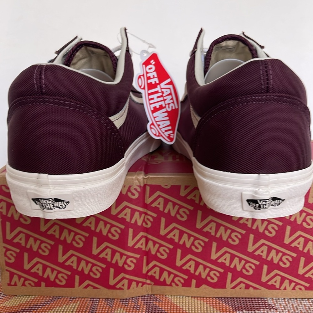 Vans Men’s Old Skool
Cordura Port Royale/Marsh
VN0A4BW2DOQ
Sneakers - Picture 13 of 16